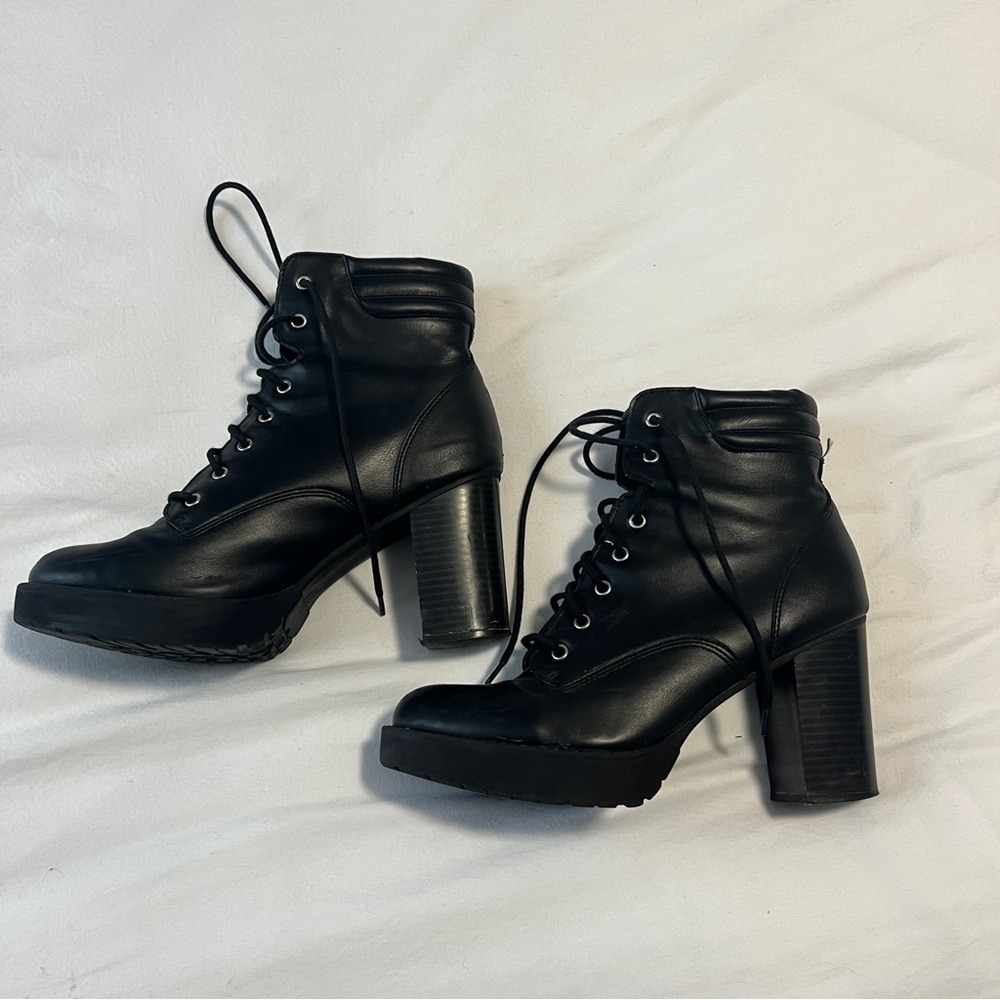 🚨 Last day Fri 🧳 Jolt Black Lace Up Boots with Chunky Heel